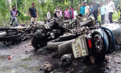 সাবেক সংস্কৃতিমন্ত্রী আসাদুজ্জামান নূরের বাড়ি ভাঙচুর, আহত ২৫