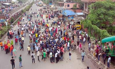 শ্রমিক অসন্তোষ_ ঢাকা-টাঙ্গাইল মহাসড়ক অবরোধ