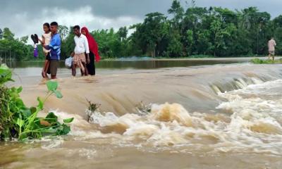 দক্ষিণাঞ্চলের ৯ নদীর পানি বিপৎসীমার ওপর