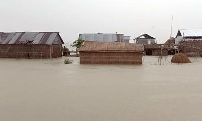 টানা বৃষ্টিতে বন্যা পরিস্থিতির অবনতি, বাড়ছে খাদ্য সংকট