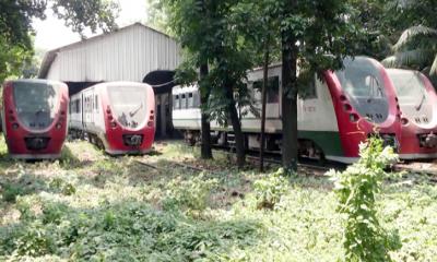 ইজ্ঞিন সংকট দেখিয়ে দোহাজারী লোকাল ও পটিয়া রুটের ডেমু ট্রেন একে বারেই বন্ধ