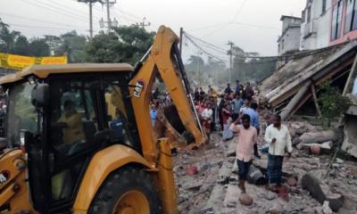 চাঁদপুর-কুমিল্লা আঞ্চলিক মহাসড়কের অবৈধ ব্যবসা প্রতিষ্ঠান ও স্থাপনা উচ্ছেদ