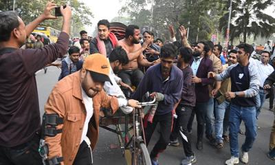 শহীদ মিনারের গণঅধিকার পরিষদের মুখপাত্রের ওপর হামলা