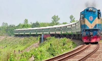 রাজধানীতে ট্রেন থেকে পড়ে কিশোরের মৃত্যু