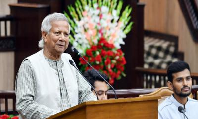 কাজ সমাপ্ত না হওয়া পর্যন্ত বেরিয়ে যেও না : ড. ইউনূস