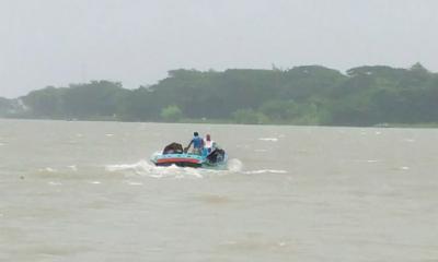 ঝালকাঠিতে নদীর পানি বেড়েছে আড়াই ফুট