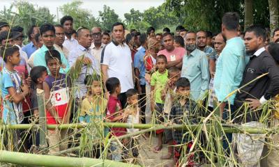 বালিয়াডাঙ্গীতে শ্বশান ঘাটের বন্ধ রাস্তা খুললেন এমপি সুজন