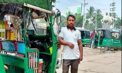 পলাশে সিএনজি চালকের ফ্রি সেবা, খুশি যাত্রীরা