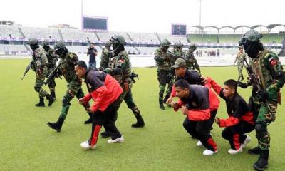 মিরপুর স্টেডিয়ামে সেনাবাহিনীর বিশেষ মহড়া