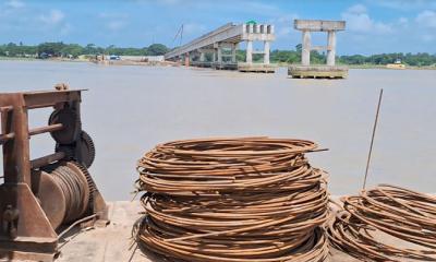 নড়াইলের নবগঙ্গা নদীর উপর বারইপাড়া সেতুর নকশা জটিলতায়