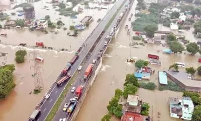 ভয়াবহ বন্যার কবলে তামিলনাড়ু, মৃতের সংখ্যা বেড়ে ১০