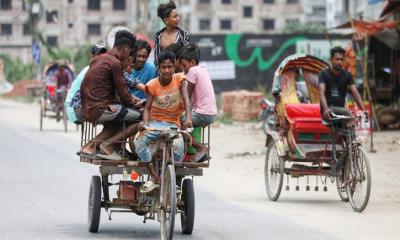 ব্যাটারিচালিত অটোরিকশায় রাজস্ব হারাচ্ছে সরকার