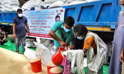 সাশ্রয়ী দামে ১০ কেজি করে চাল পাচ্ছে কোটি পরিবার