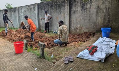 তোলা হলো মাহমুদুর রহমান পরিচয়ে দাফন করা হারিছ চৌধুরীর মরদেহ