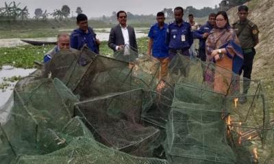 কোটচাঁদপুরে কপোতাক্ষ নদে উপজেলা প্রশাসনের অভিযান