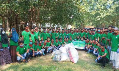 পলিথিন মুক্ত ক্যাম্পাস গড়তে ইবিতে ‘গ্রীণ ভয়েসের’ পরিচ্ছন্নতা অভিযান