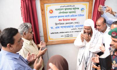 বেনাপোল স্থলবন্দর কার্গো ভেহিক্যাল টার্মিনাল এর উদ্বোধন করেছেন নৌপরিবহন উপদেষ্টা