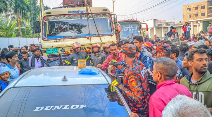 সাতক্ষীরায় ট্রাক-প্রাইভেট কার সংঘর্ষে ২ ভারতীয় নিহত