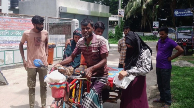 বোয়ালমারীতে প্রবাসীর স্ত্রীর টাকা ও স্বর্ণ লুটে নিল দূর্বৃত্তরা