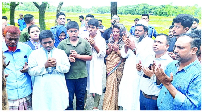 চট্টগ্রামের  শহীদের পরিবারের পাশে নতুন  জেলা প্রশাসক