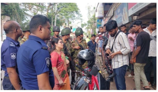 যত্রতত্র গাড়ি পার্কিং, ৬ জনকে জরিমানা