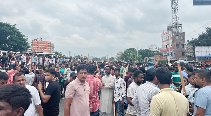 লাঠিসোঁটা হাতে ঢাকার সব প্রবেশমুখে বিএনপি নেতাকর্মীর অবস্থান