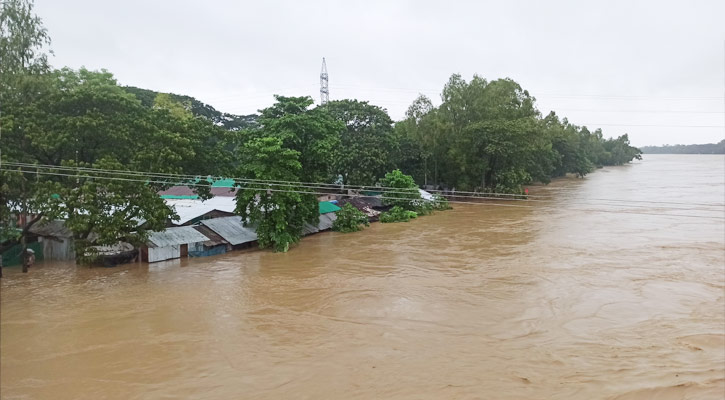 চন্দনাইশে বন্যায় নির্মাঞ্চল প্লাবিত, হাজারো মানুষ পানিবন্দী