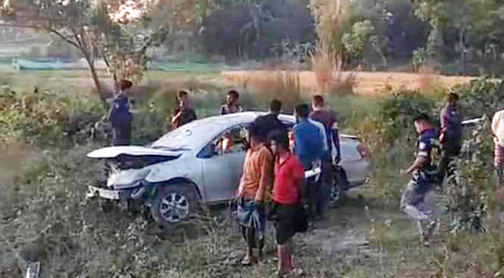 ময়মনসিংহে প্রাইভেটকার খাদে পড়ে নিহত ২