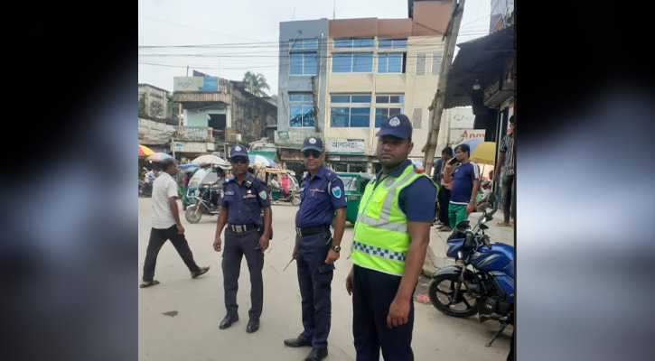 নবীগঞ্জে যানজট নিরসনে ট্রাফিক পুলিশের  ভূমিকা কঠোর