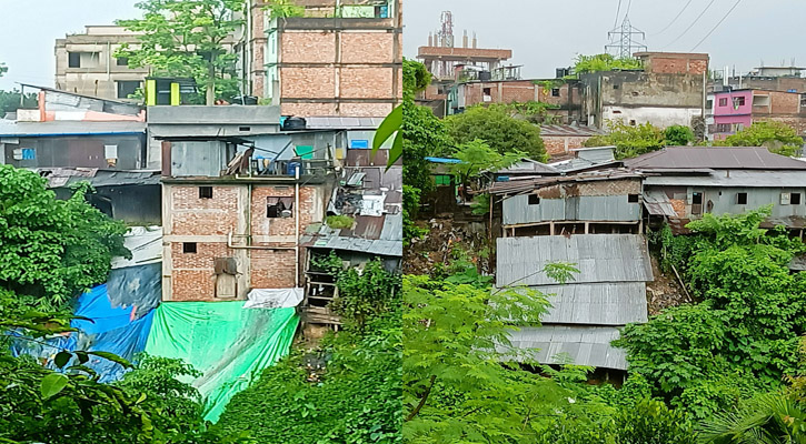 কাপ্তাইয়ে টানা বৃষ্টিতে পাহাড় ধসের শঙ্কা, ঝুঁকিতে ৫০০ পরিবার