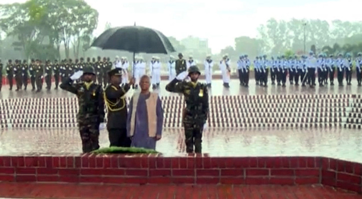 জাতীয় স্মৃতিসৌধে শ্রদ্ধা জানালেন অর্ন্তবর্তী সরকারের উপদেষ্টারা