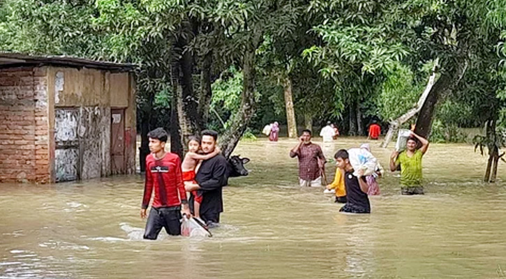 গোমতী নদীর বাঁধ ভেঙে কুমিল্লায় শতাধিক গ্রাম প্লাবিত