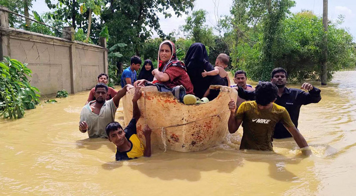 আশ্রয়কেন্দ্রে যেতে মানুষের আকুতি