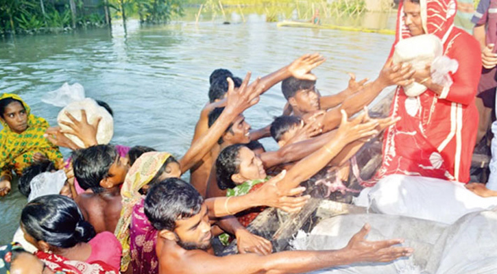 কুমিল্লায় ত্রাণের জন্য হাহাকার বানভাসিদের