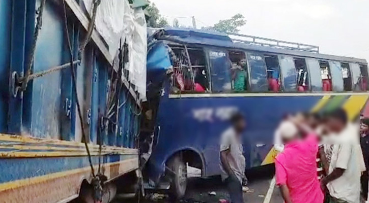 গোপালগঞ্জে বাস-ট্রাকের মুখোমুখি সংঘর্ষে নিহত ৫, আহত ২০