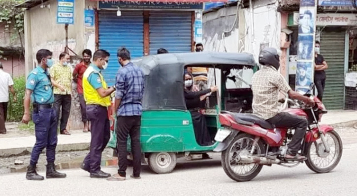 সিলেটে ট্রাফিক পুলিশের অ্যাকশন শুরু রেজিস্ট্রেশন বিহীন অবৈধ সিএনজি বিরুদ্ধে