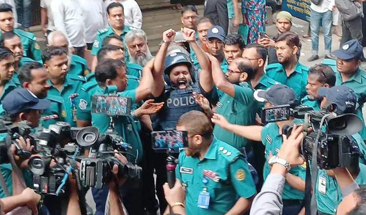 আদালতে  চিৎকার দিয়ে ‘জয় বাংলা’ স্লোগান দিলেন সোলায়মান সেলিম