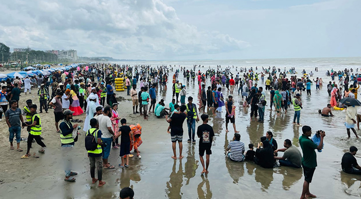 শীতের শুরুতে সাগরে ভ্রমণপিপাসুদের ভিড়