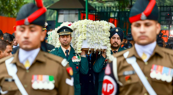 রাষ্ট্রীয় মর্যাদায় মনমোহন সিংকে শেষ বিদায় জানালো ভারত