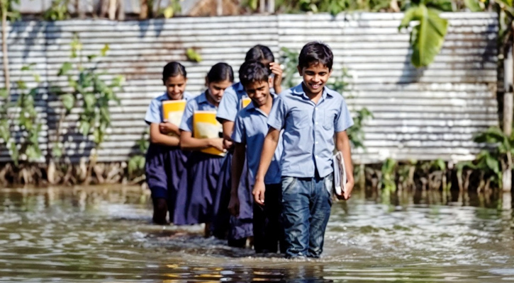 জলবায়ু সংকটে এক বছরে দেশে ৩ কোটির বেশি শিশুর শিক্ষা ব্যাহত: ইউনিসেফ