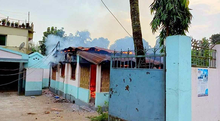 ঠাকুরগাঁওয়ে হামলা-ভাঙচুর-লুটপাটে ব্যাপক ক্ষয়ক্ষতি, নিহত ৩, আহত ৩ শতাধিক