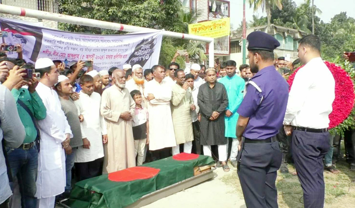 রাষ্ট্রীয় মর্যাদায় শহীদ কলেজছাত্র আব্দুল্লাহর দাফন