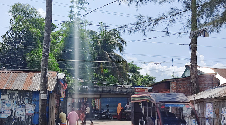 বৃষ্টিতে ধুয়ে গেল প্রার্থীদের পোস্টার