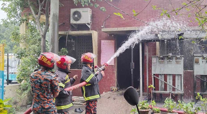 তেজগাঁওয়ে ডেসকো কার্যালয়ে আগুন, আহত দুই