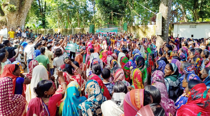 বকেয়া মজুরি দাবীতে কমলগঞ্জে দ্বিতীয় দিনেও চা শ্রমিকদের মানববন্ধন