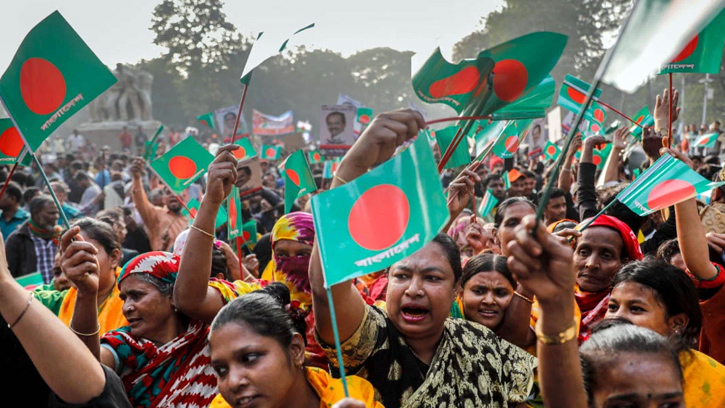 পোশাক-পেশা-চলাফেরা নিয়ে প্রশ্ন, নারীর নিরাপত্তা নিয়ে শঙ্কা