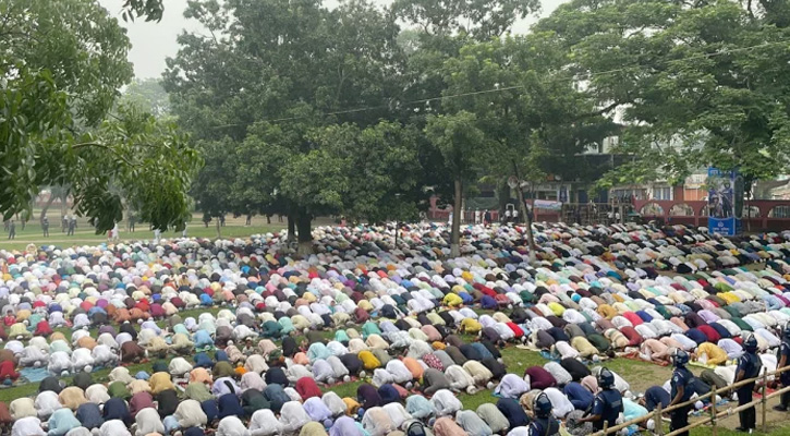 লক্ষাধিক মুসল্লি নিয়ে শোলাকিয়ায় ঈদের জামাত