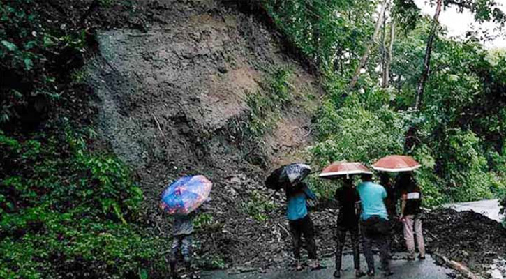 ৪ ঘণ্টা পর যান চলাচল স্বাভাবিক