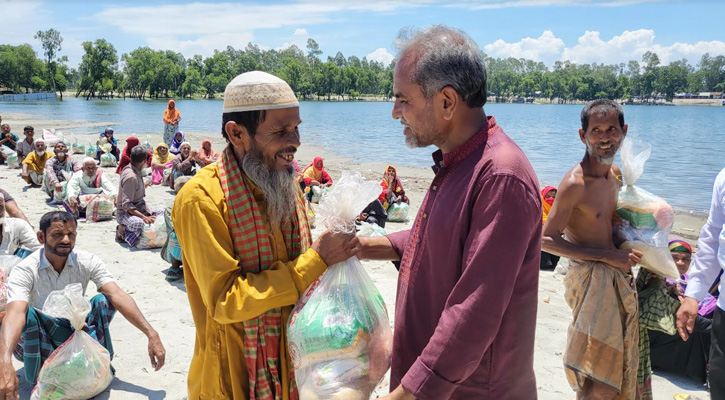 কুড়িগ্রামে নদী ভাঙ্গন ও বন্যার্তদের মাঝে এবি পার্টির ত্রাণ বিতরণ