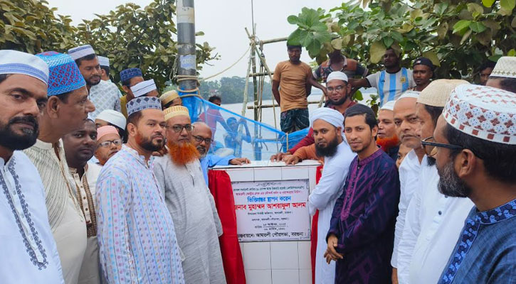 আমতলীতে লেকের সৌন্দর্য বর্ধন ও ওয়াকওয়ে নির্মান  কাজের ভিত্তিপ্রস্তর স্থাপন